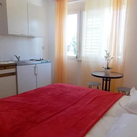 Studio 4798c * Duće